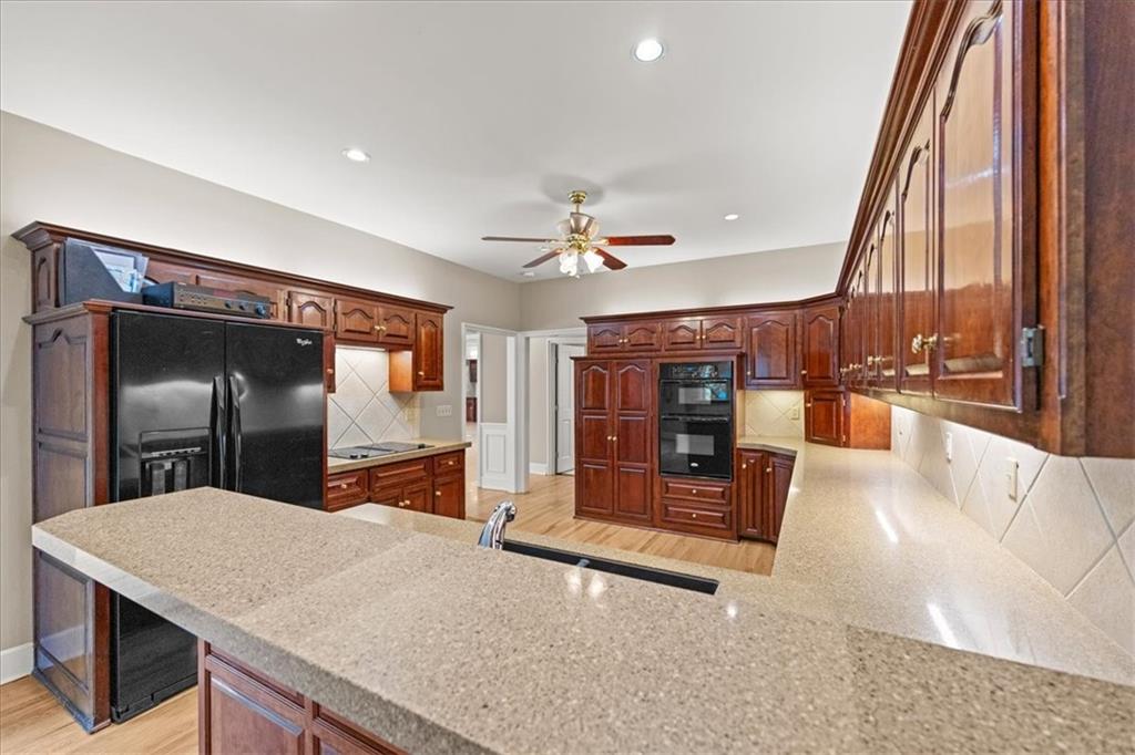 121 W WOODLANDS Drive