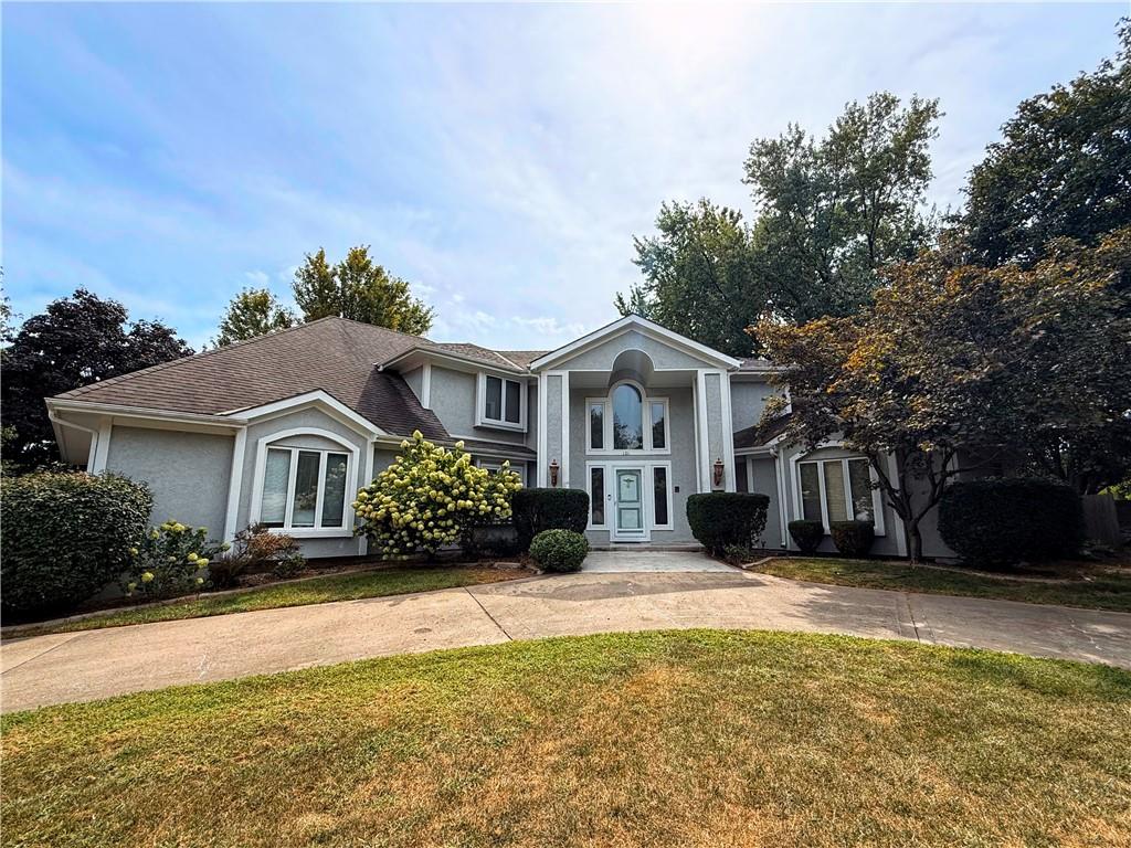 121 W WOODLANDS Drive