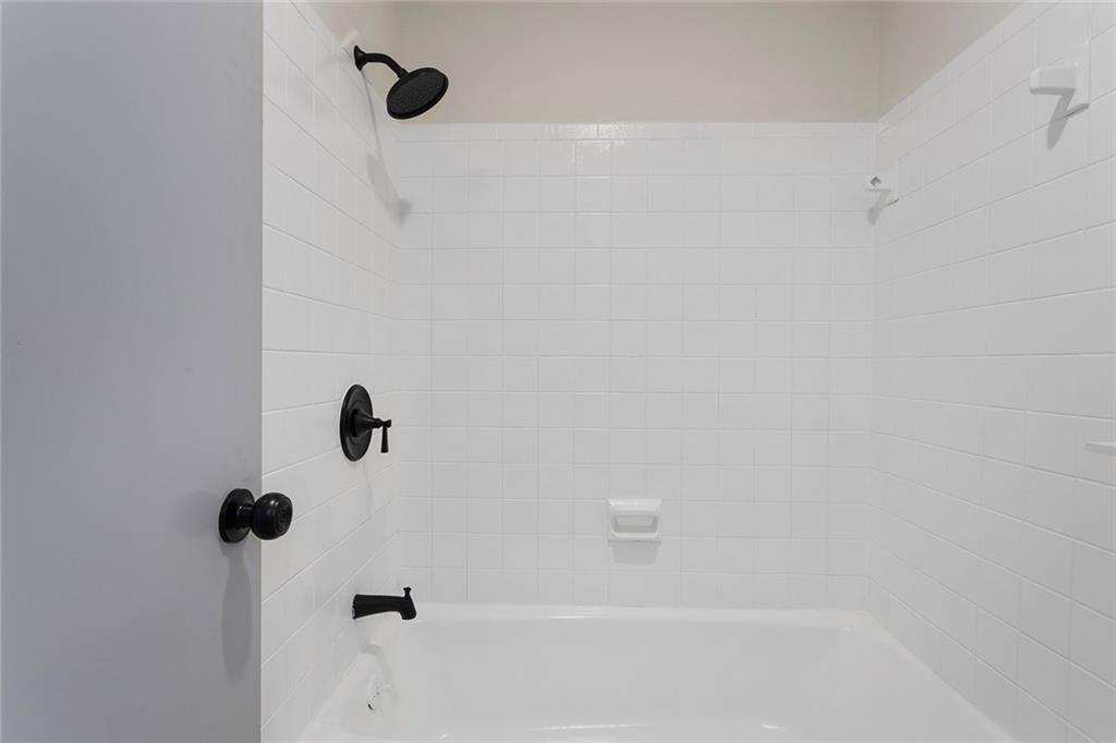 850 Lakeview Drive