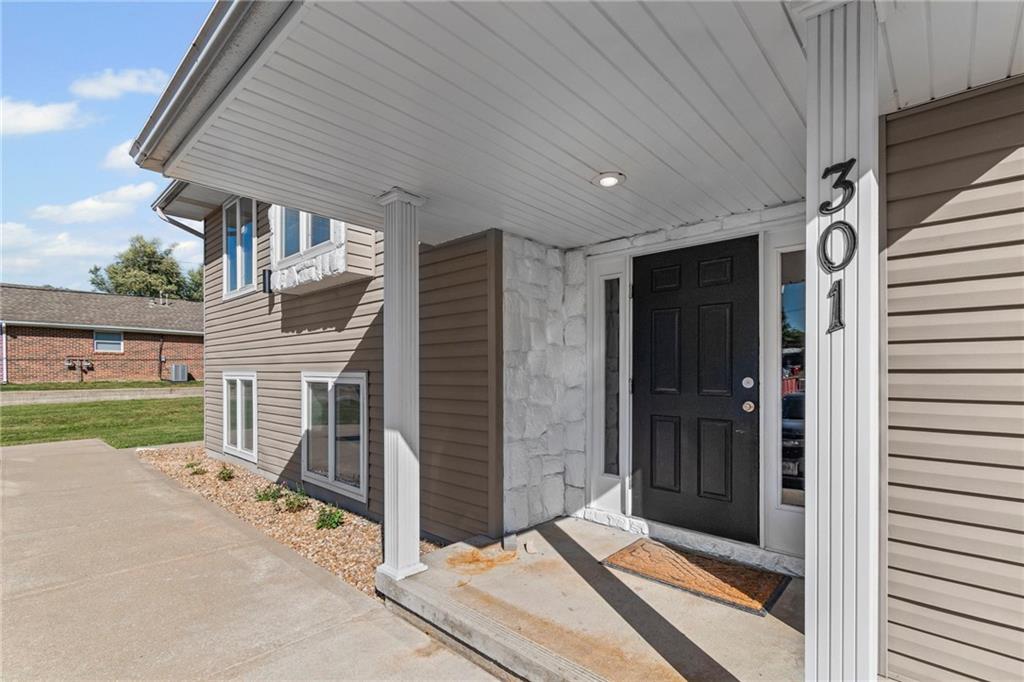 301 N Doniphan Street