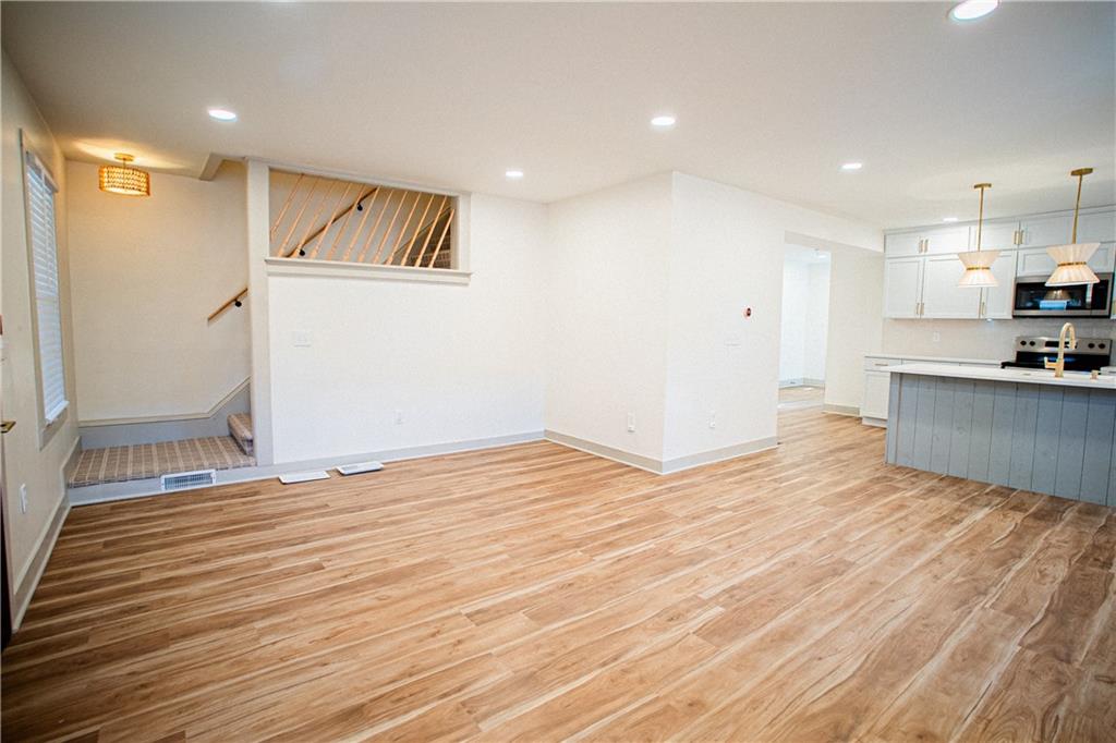 1701 S Arlington Avenue