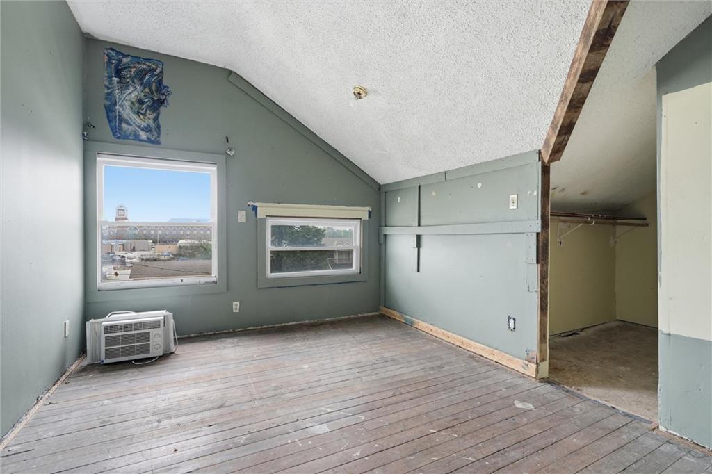 115 S Walnut Street
