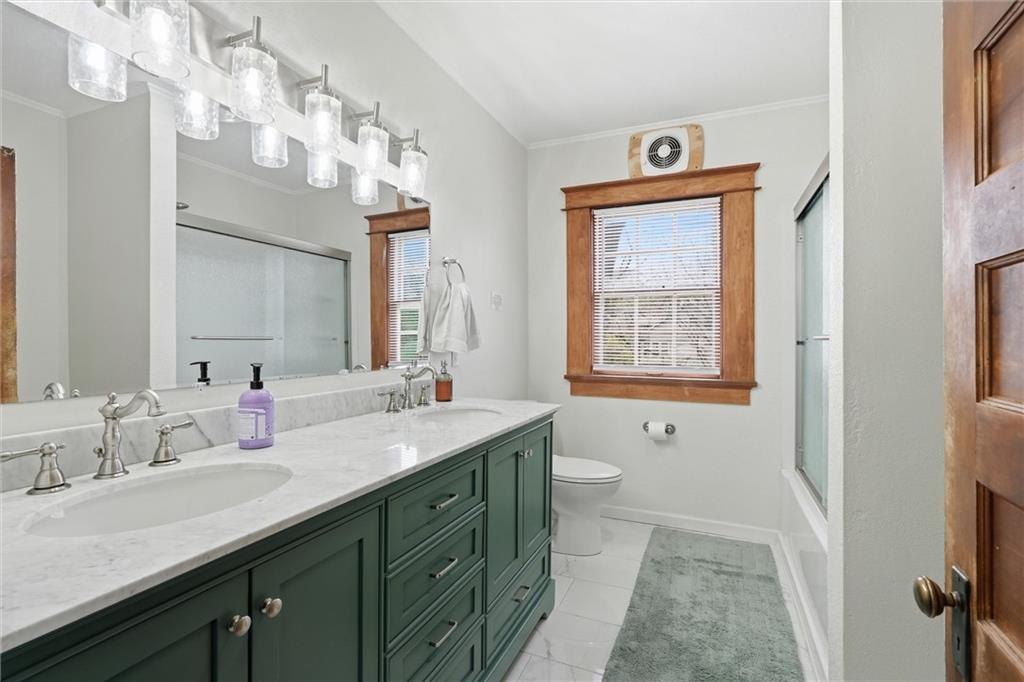 115 S Walnut Street