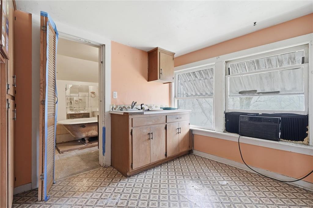 115 S Walnut Street