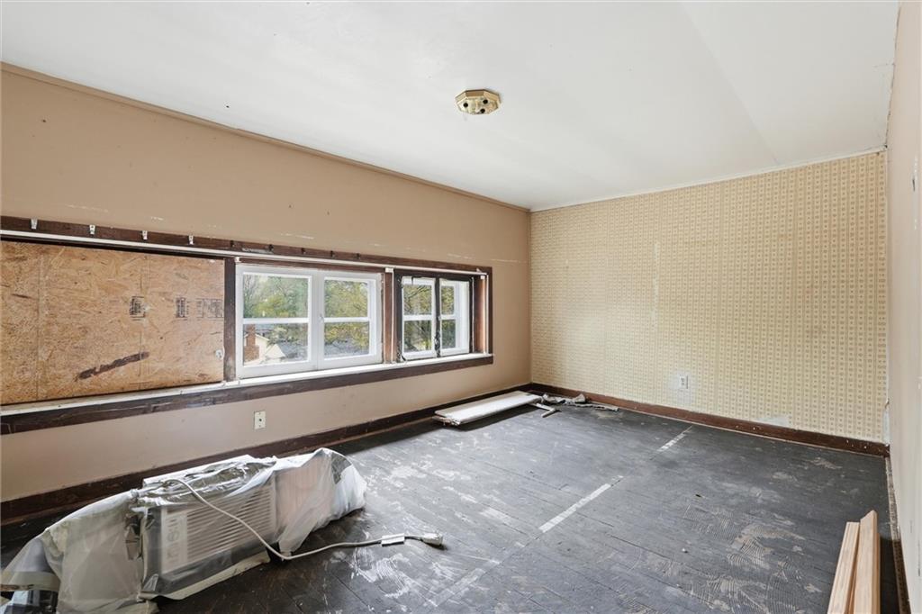 115 S Walnut Street
