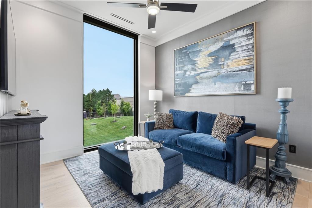 4951 W 134 Street Unit: 201
