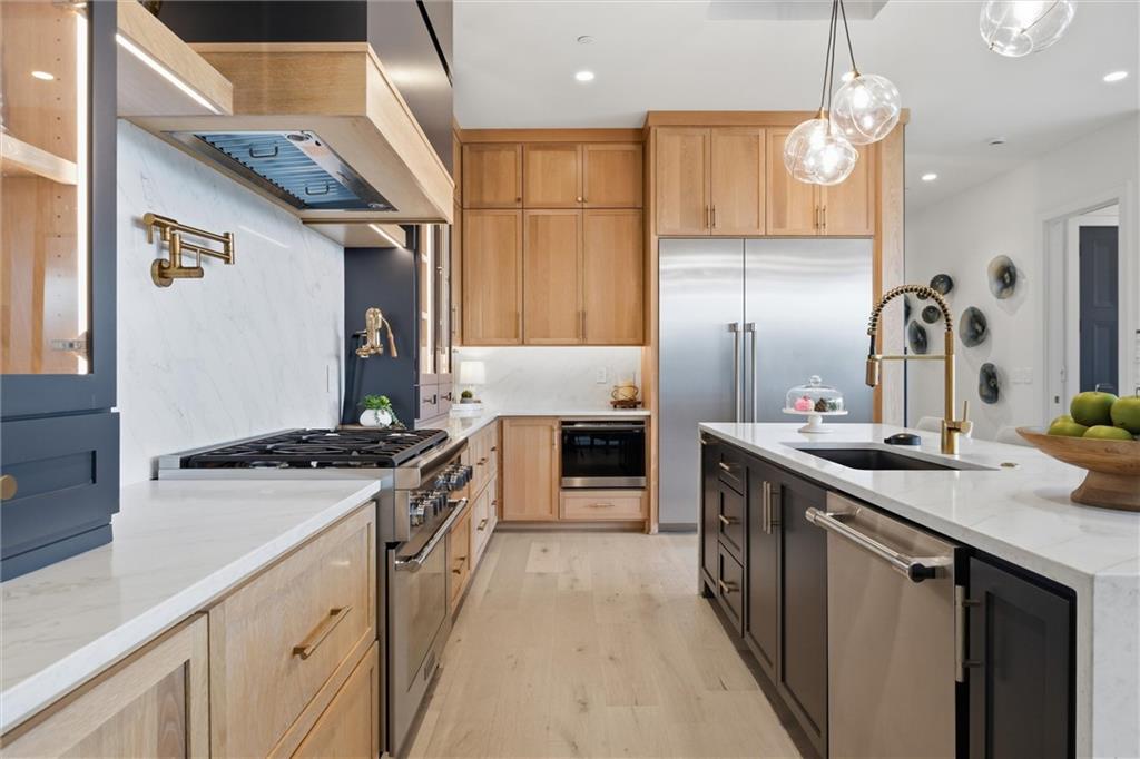 4951 W 134 Street Unit: 201