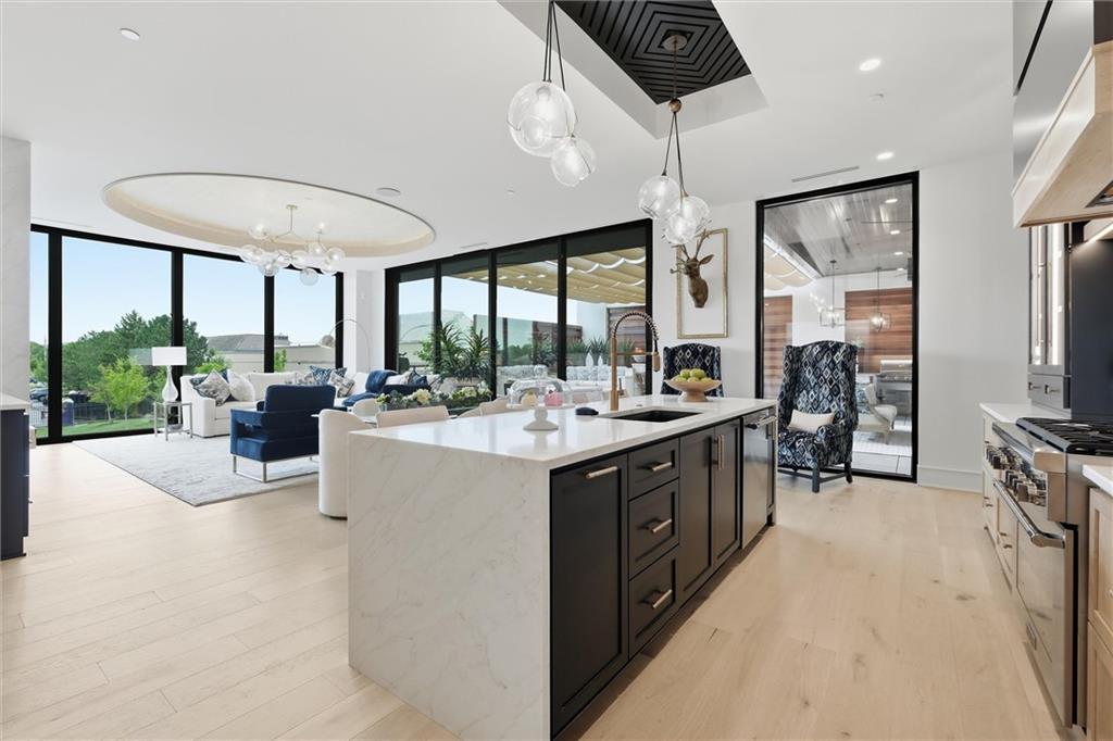4951 W 134 Street Unit: 201