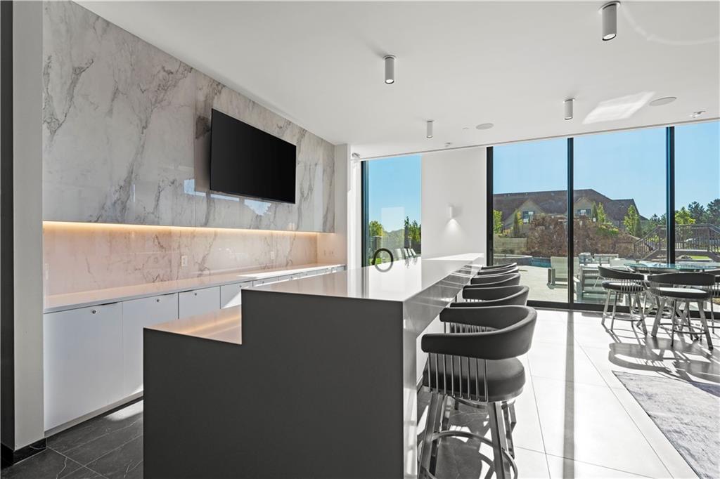 4951 W 134 Street Unit: 201