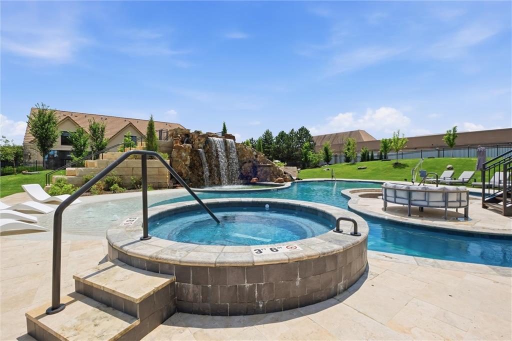 4951 W 134 Street Unit: 201