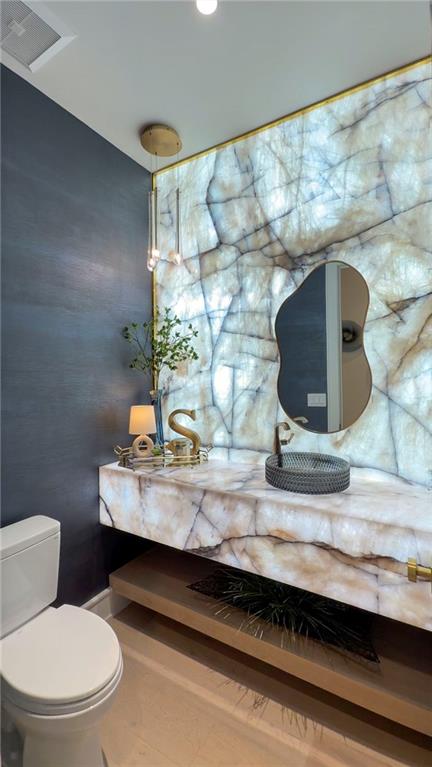 4951 W 134 Street Unit: 201