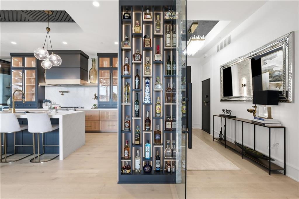 4951 W 134 Street Unit: 201