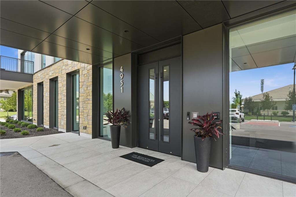 4951 W 134 Street Unit: 201