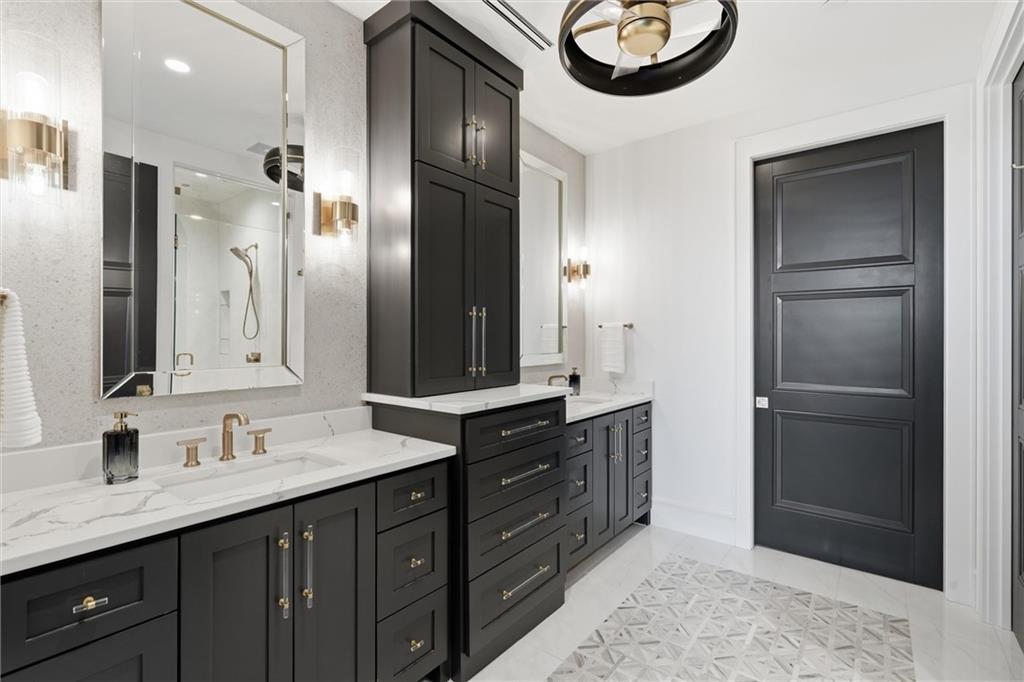4951 W 134 Street Unit: 201