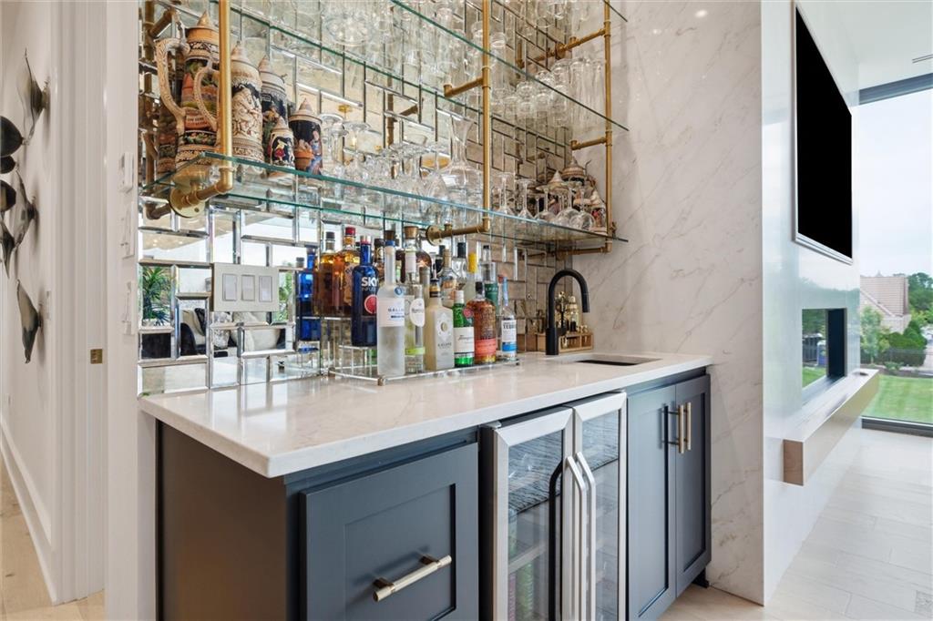 4951 W 134 Street Unit: 201