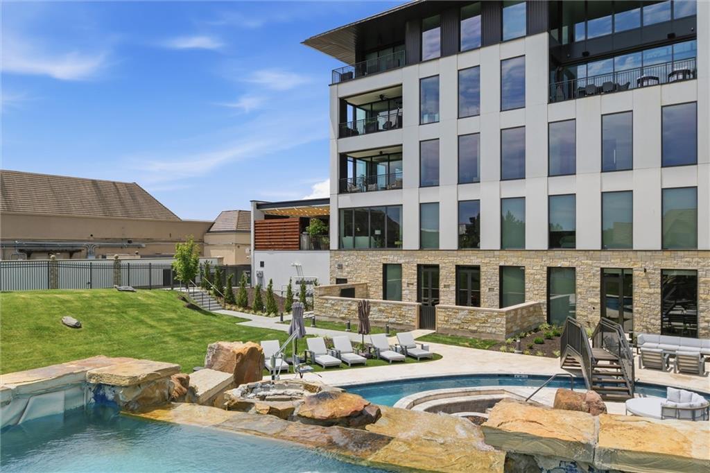 4951 W 134 Street Unit: 201