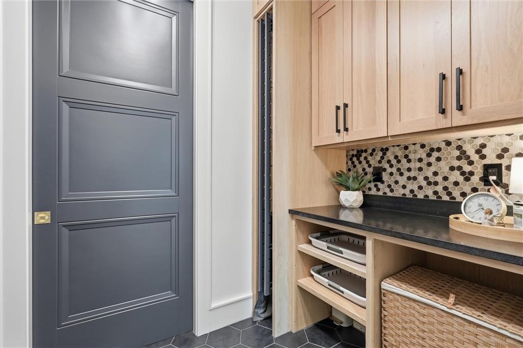 4951 W 134 Street Unit: 201