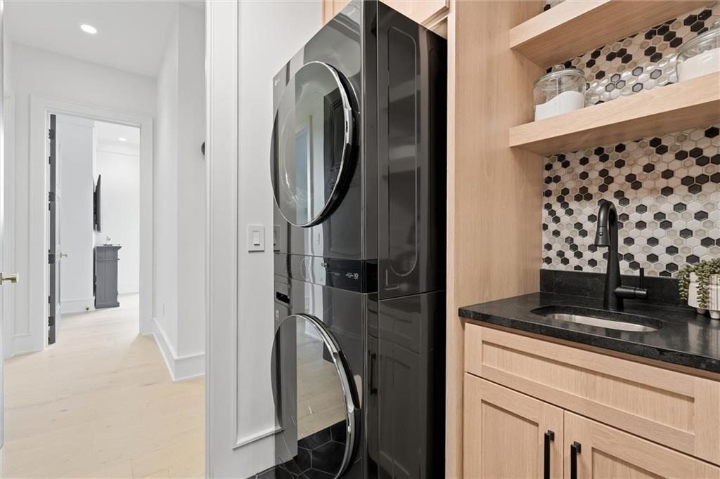 4951 W 134 Street Unit: 201