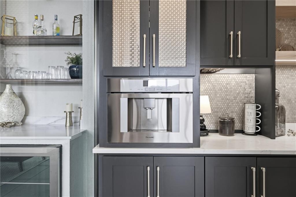 4951 W 134 Street Unit: 201