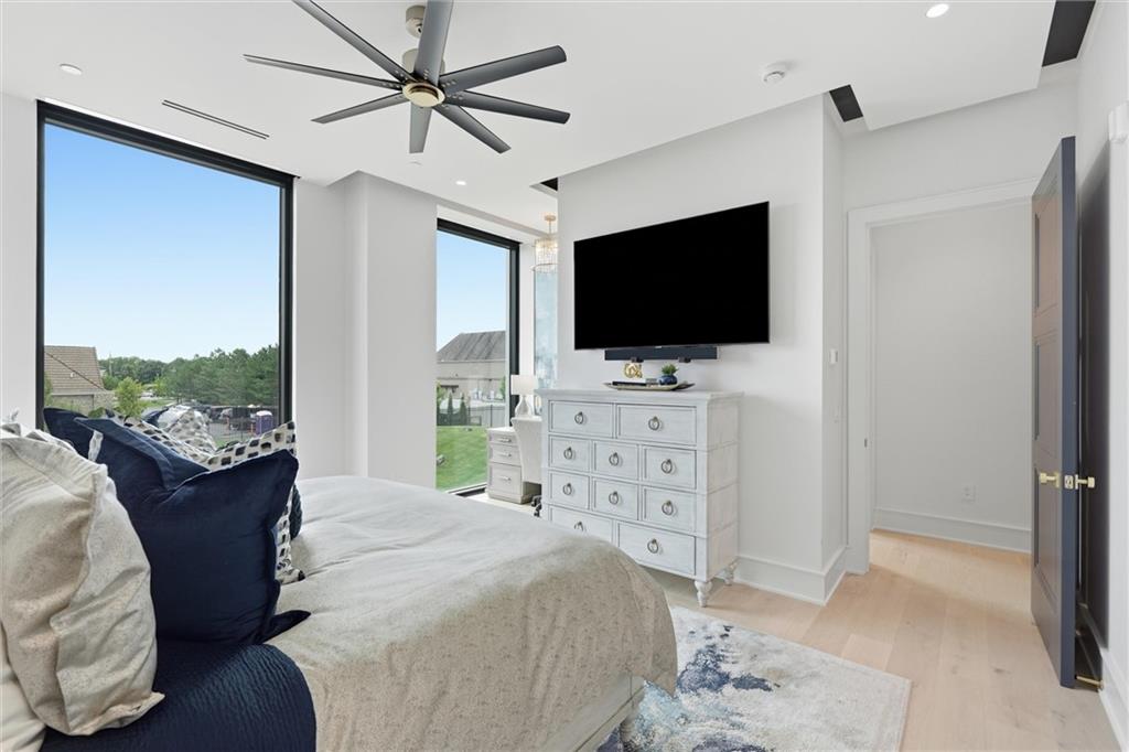4951 W 134 Street Unit: 201