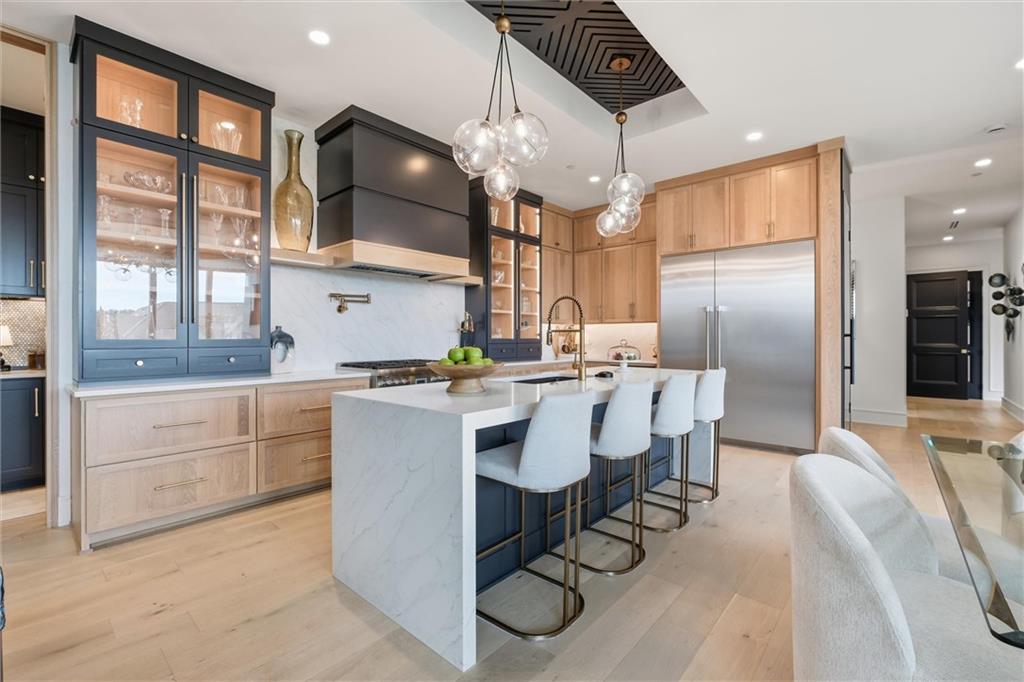 4951 W 134 Street Unit: 201