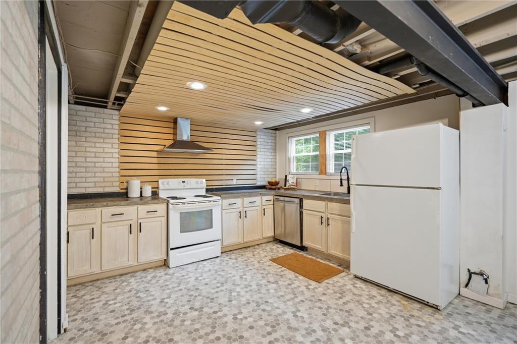 2514 NE 76th Street