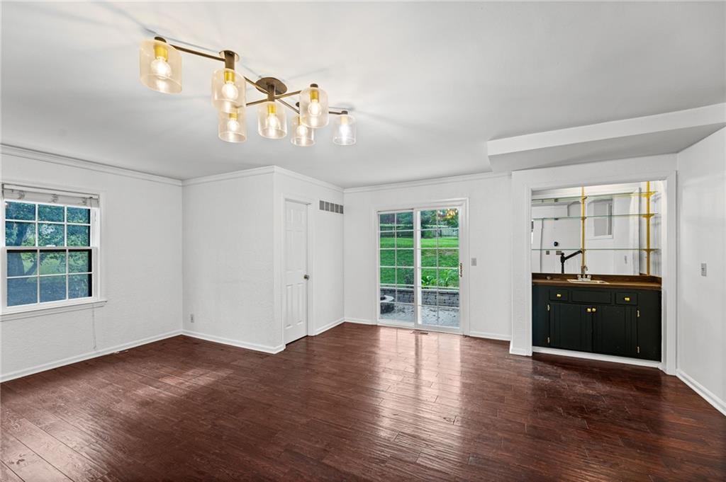 16042 Meadow Lane