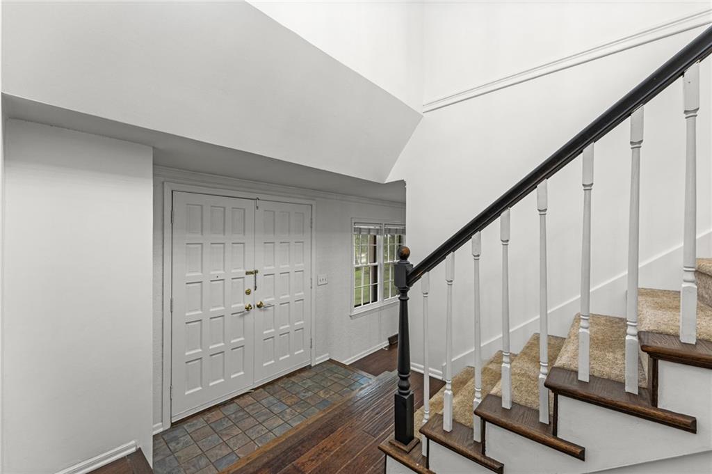 16042 Meadow Lane