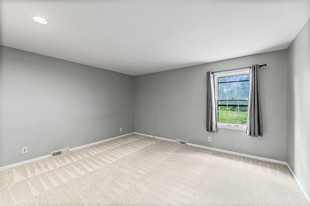 16042 Meadow Lane