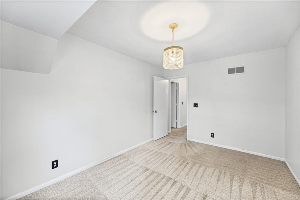 16042 Meadow Lane