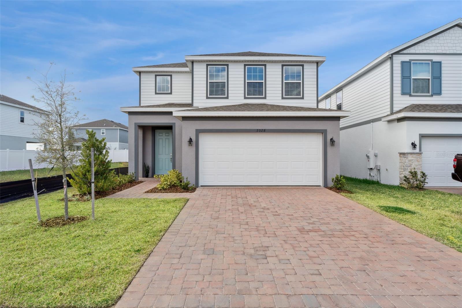 7028 ROLLING LEAF RD