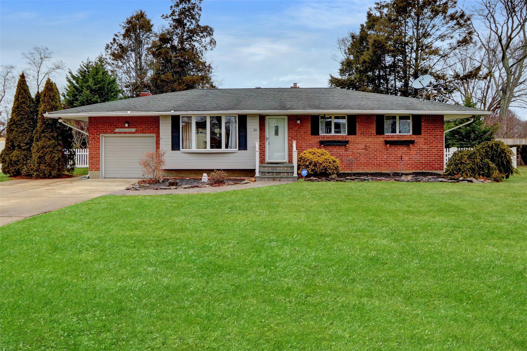 10 Penfield Drive