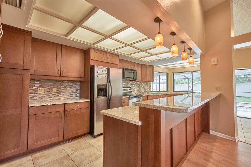 13927 SHADY SHORES DR