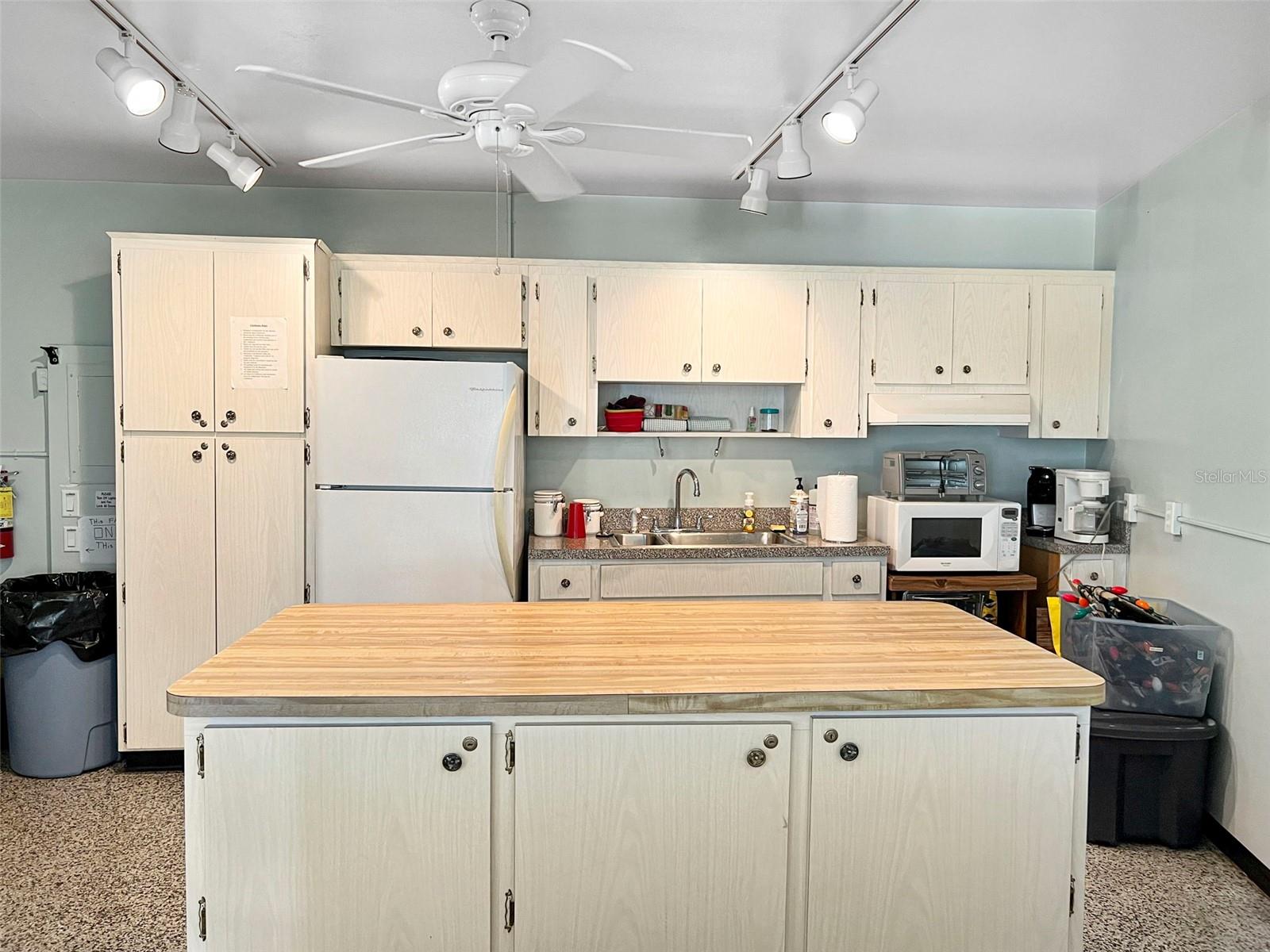 4540 OVERLOOK DR NE #245