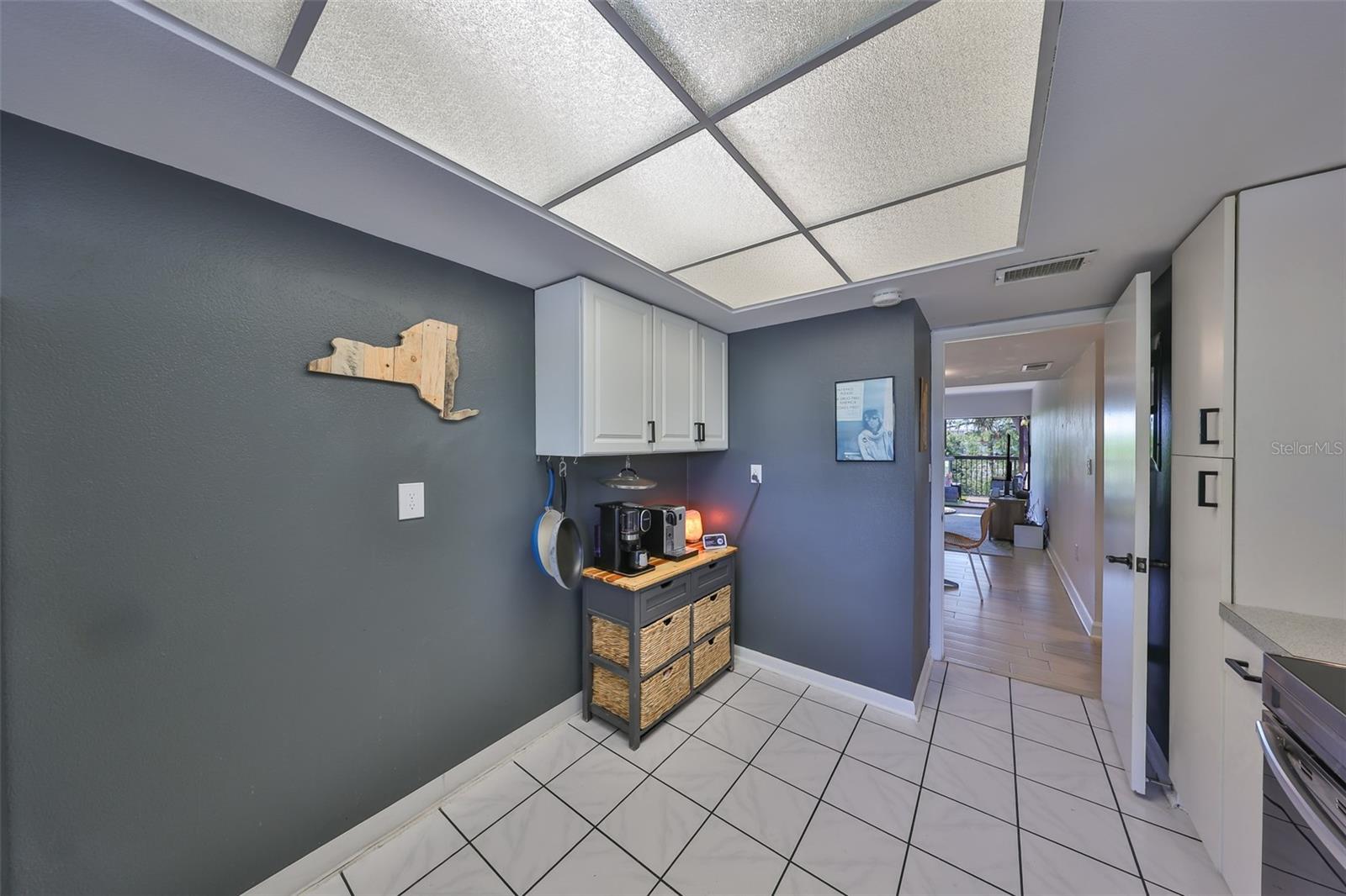880 S VILLAGE DR N #202