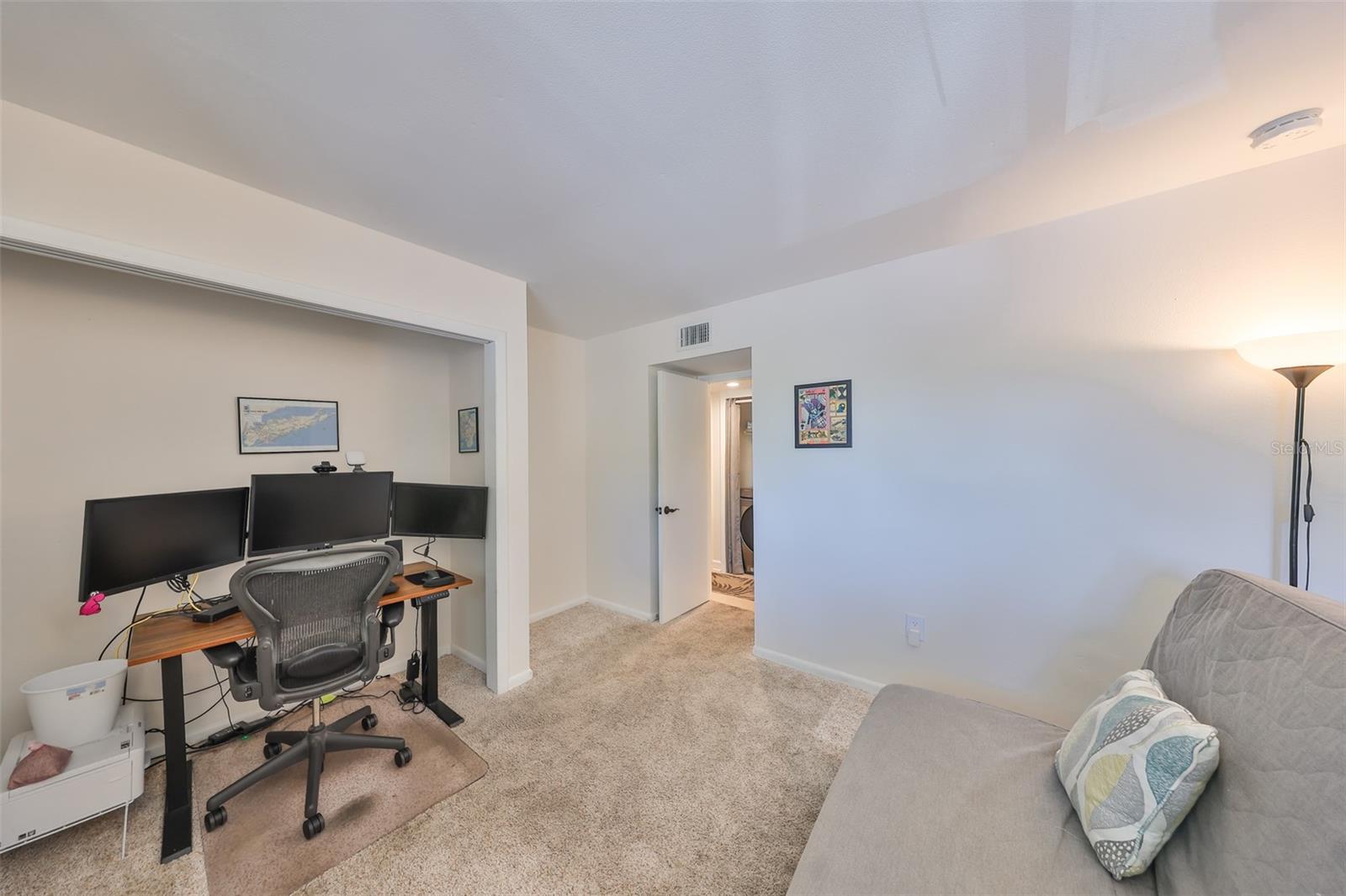 880 S VILLAGE DR N #202