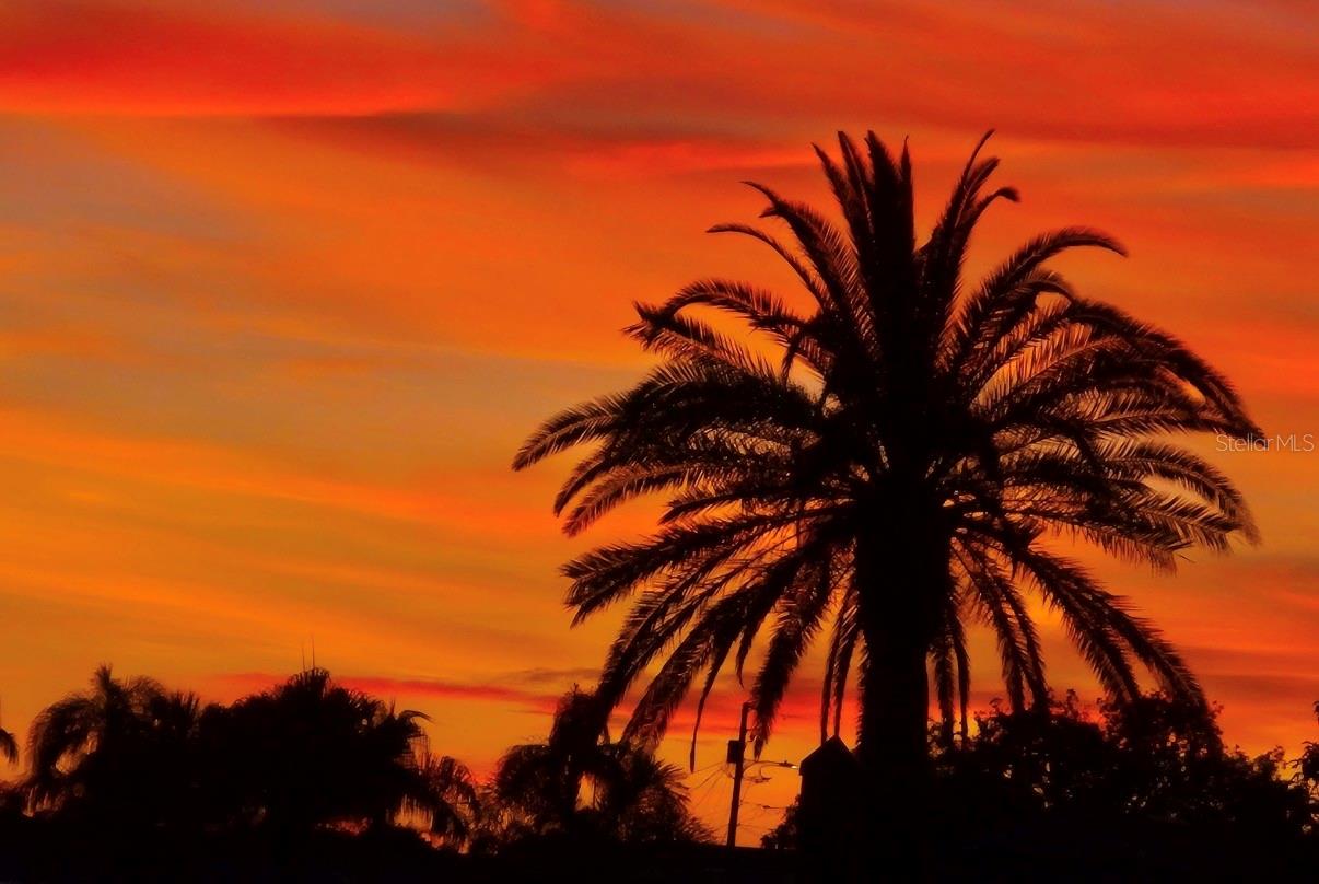 4880 SHELL STREAM BLVD