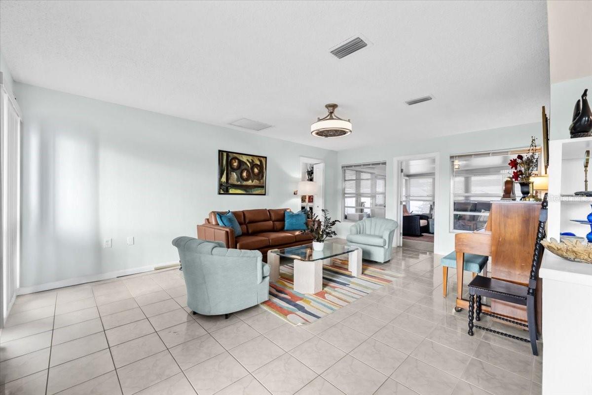 4880 SHELL STREAM BLVD