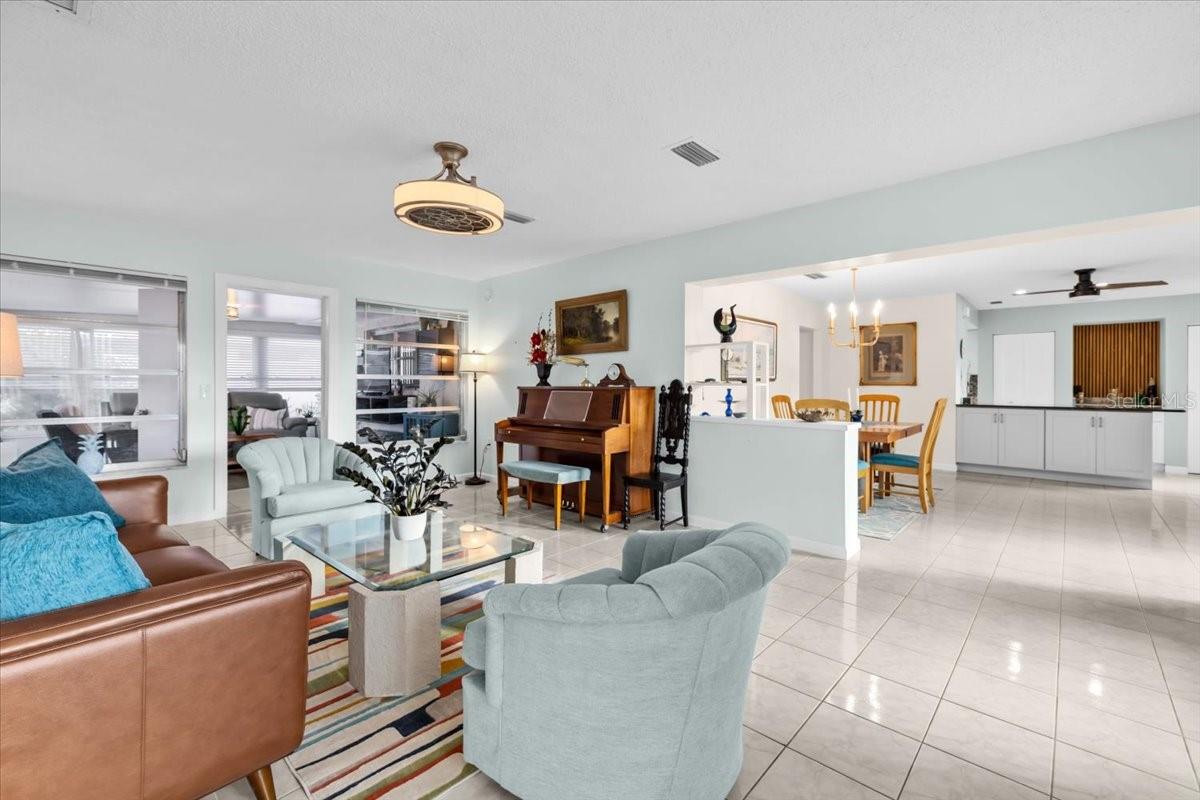 4880 SHELL STREAM BLVD