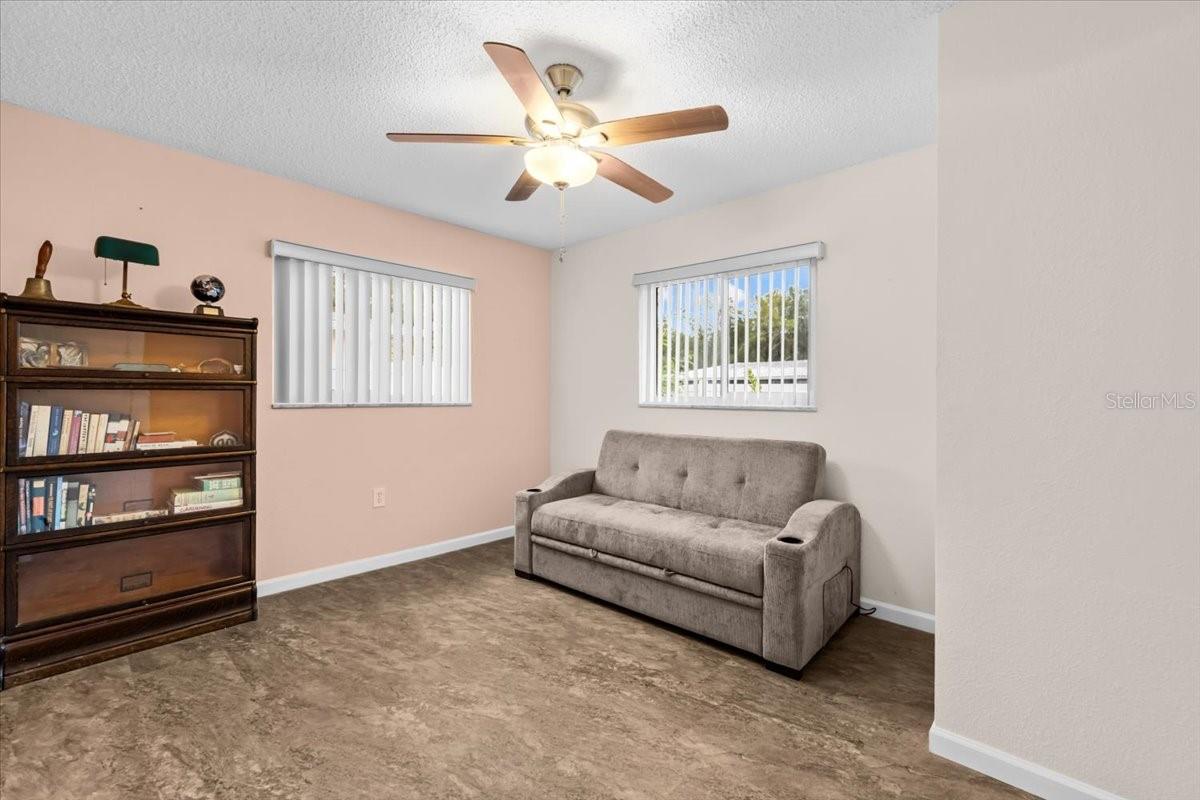 4880 SHELL STREAM BLVD