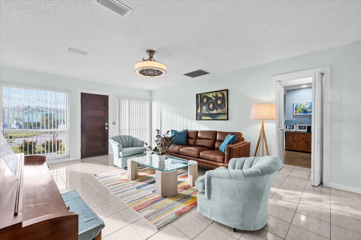 4880 SHELL STREAM BLVD