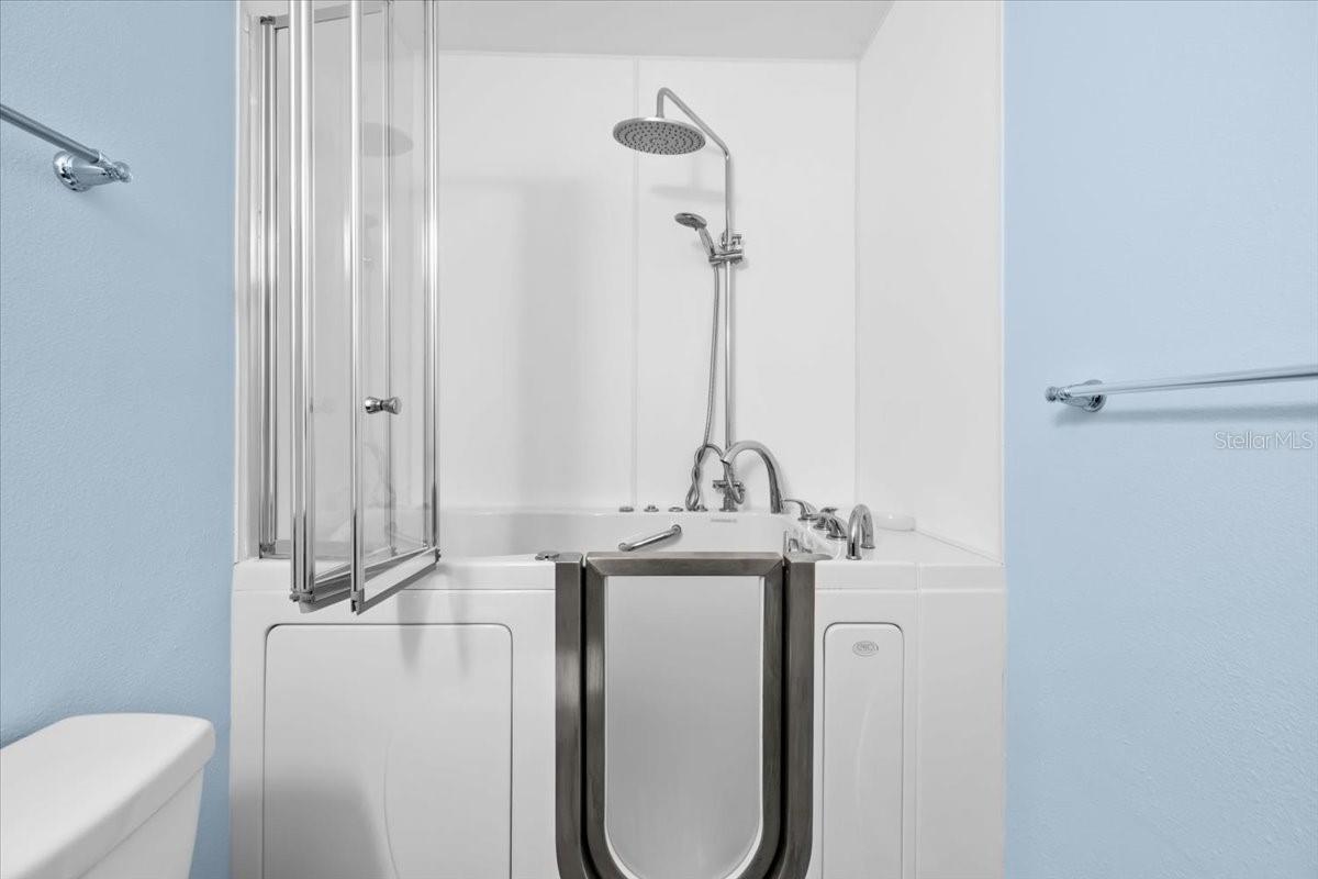 4880 SHELL STREAM BLVD