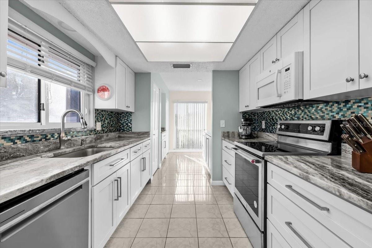 4880 SHELL STREAM BLVD