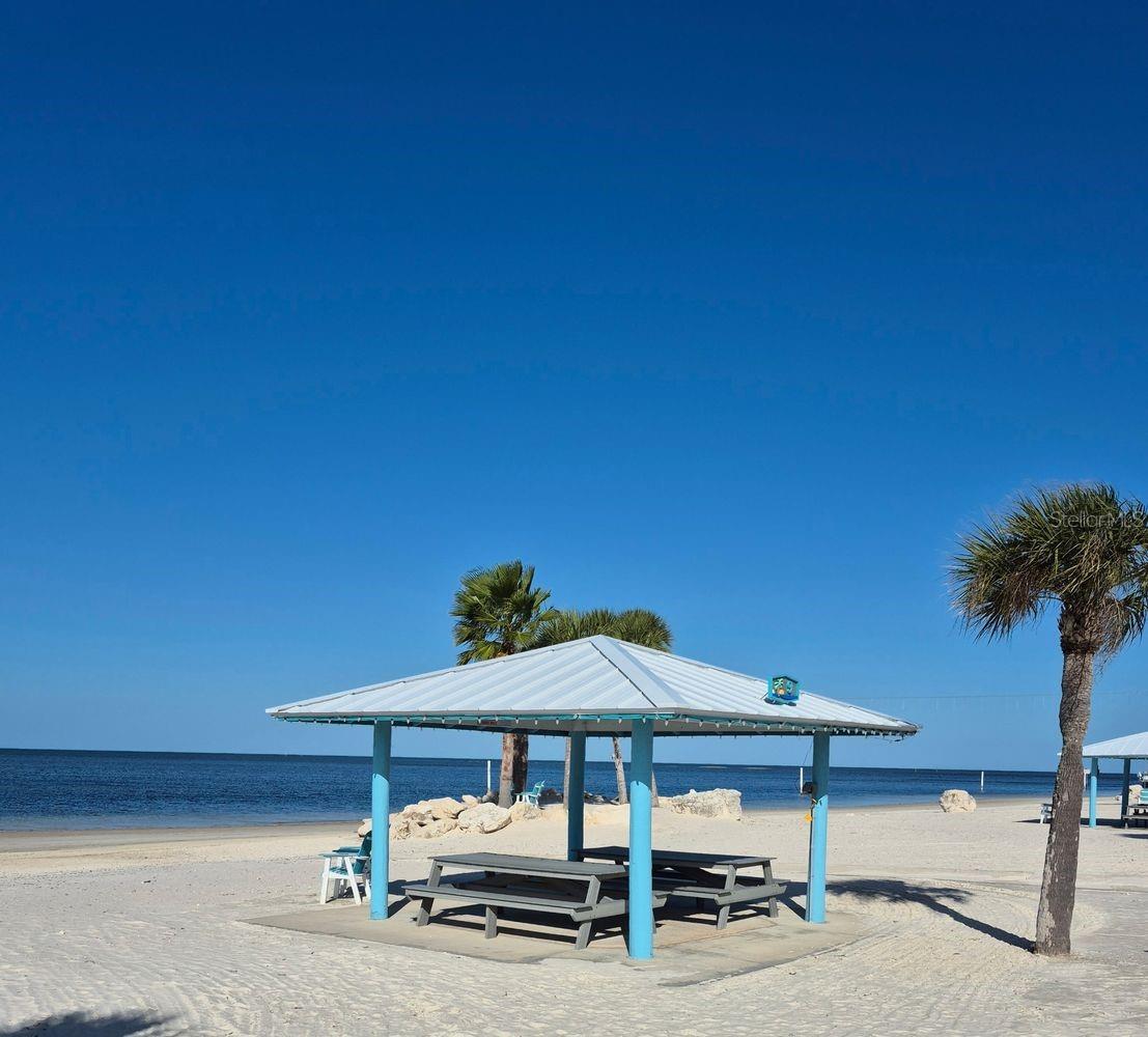 4880 SHELL STREAM BLVD