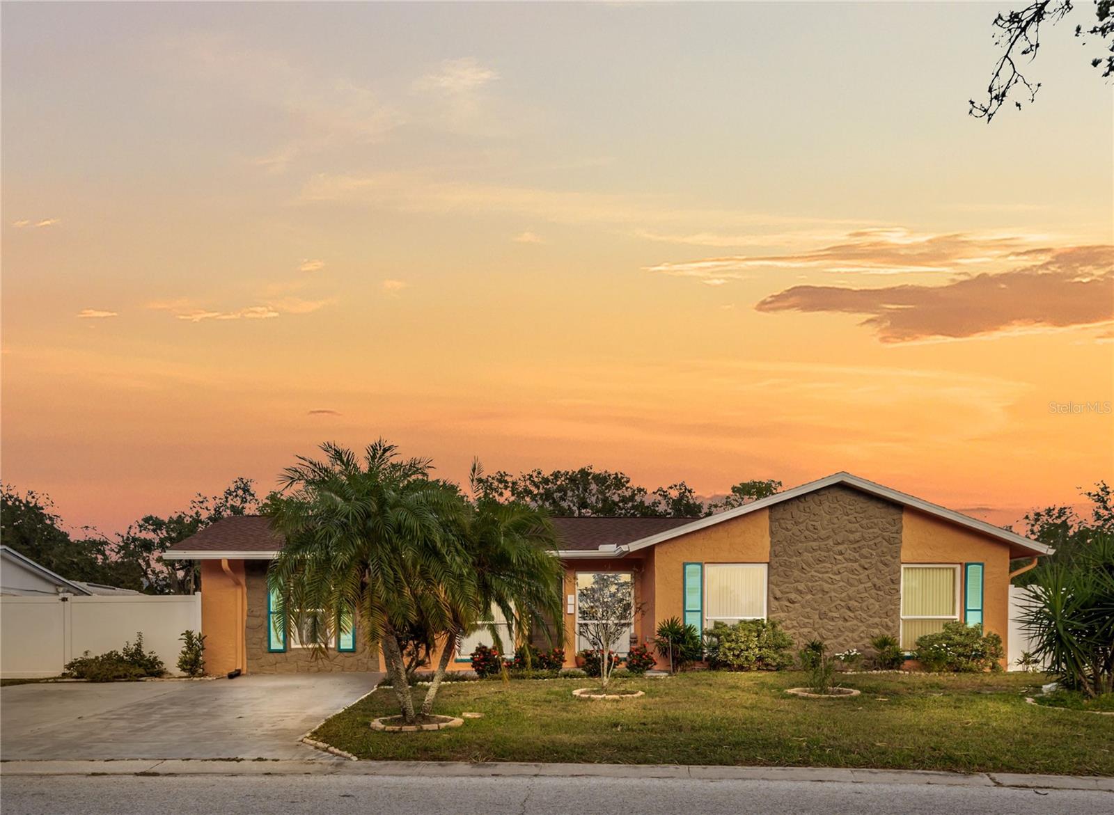 4880 SHELL STREAM BLVD