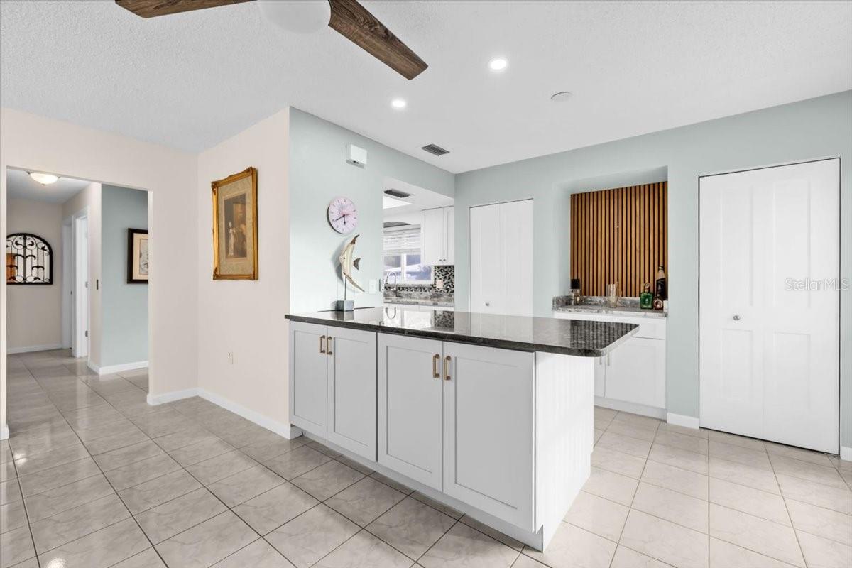 4880 SHELL STREAM BLVD