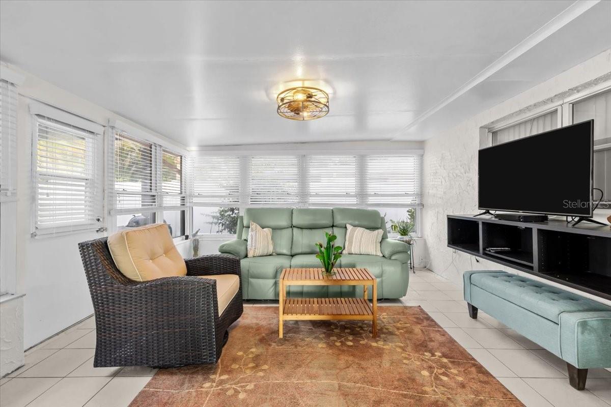 4880 SHELL STREAM BLVD