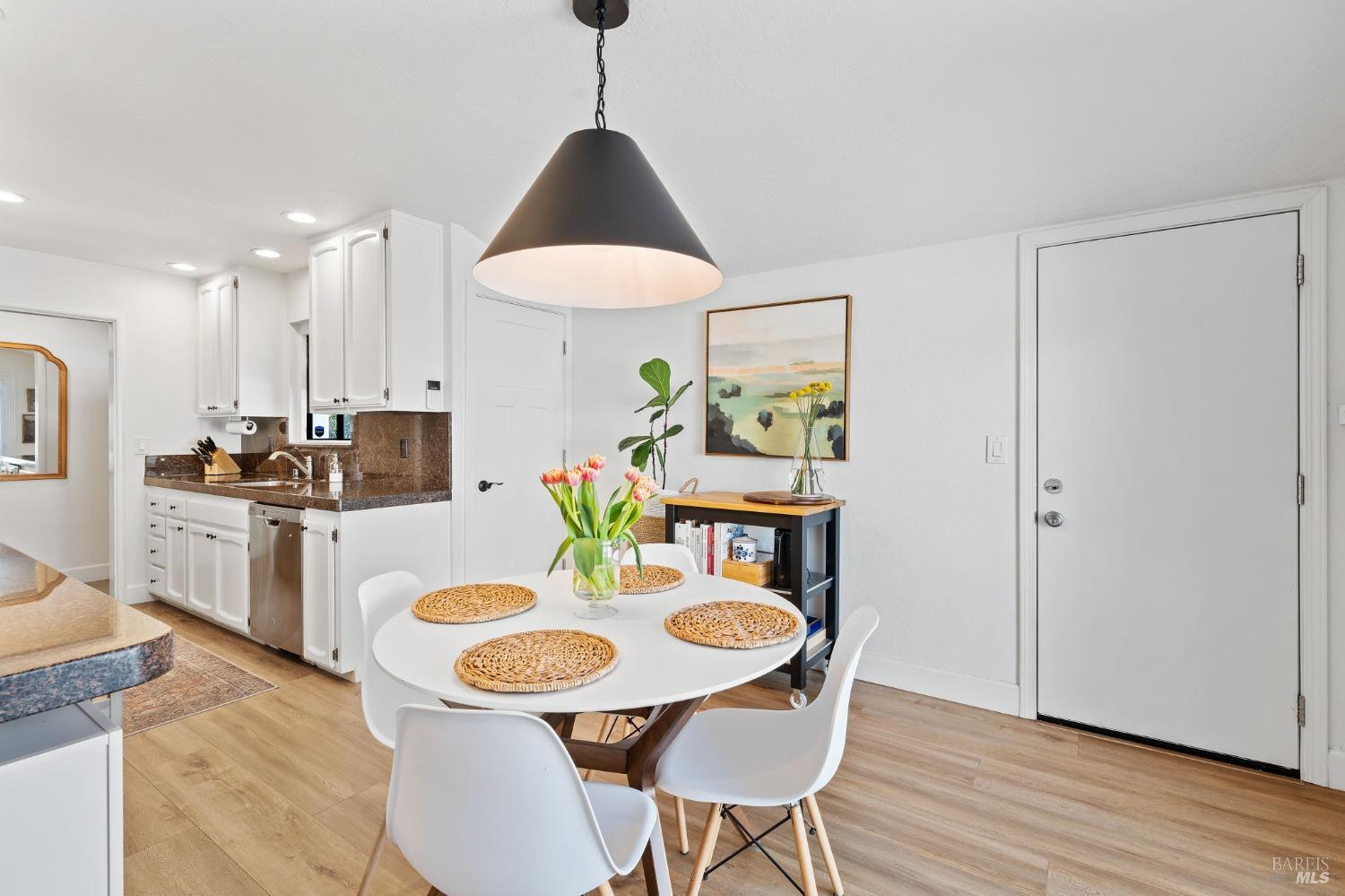 1080 Linda Vista Ave