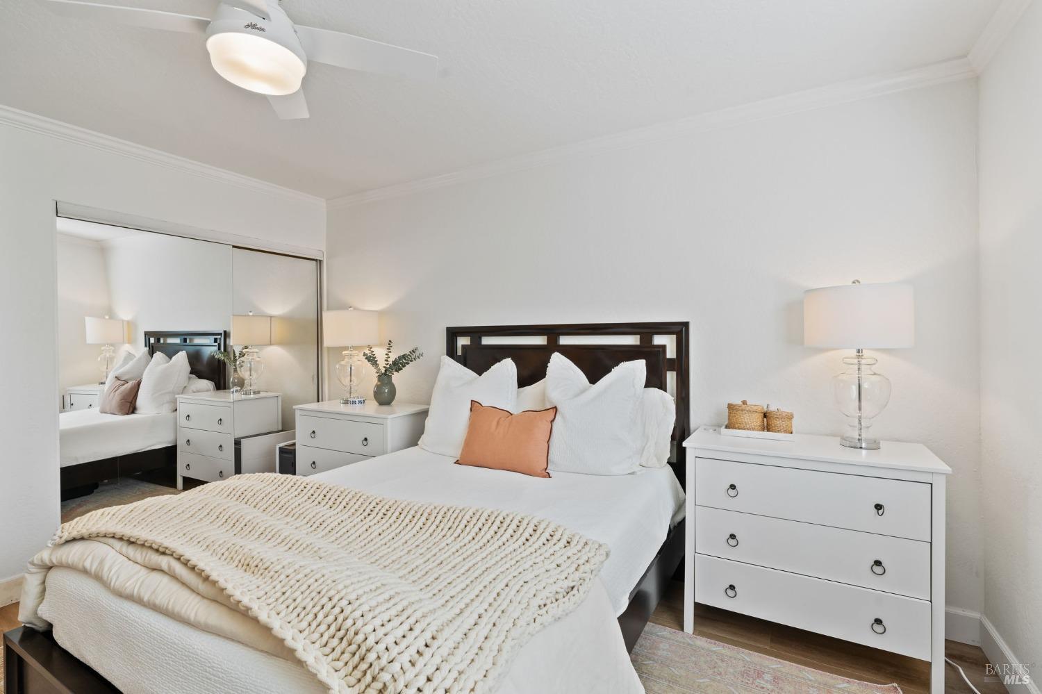 1080 Linda Vista Ave