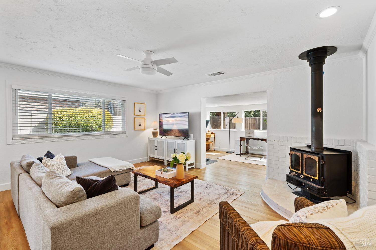 1080 Linda Vista Ave